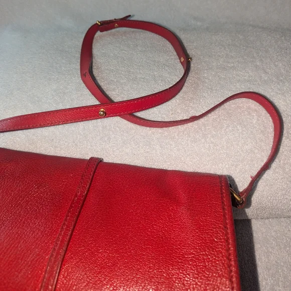 Vintage Marc by Marc Jacobs red leather shoulder messenger bag. - Picture 8 of 12